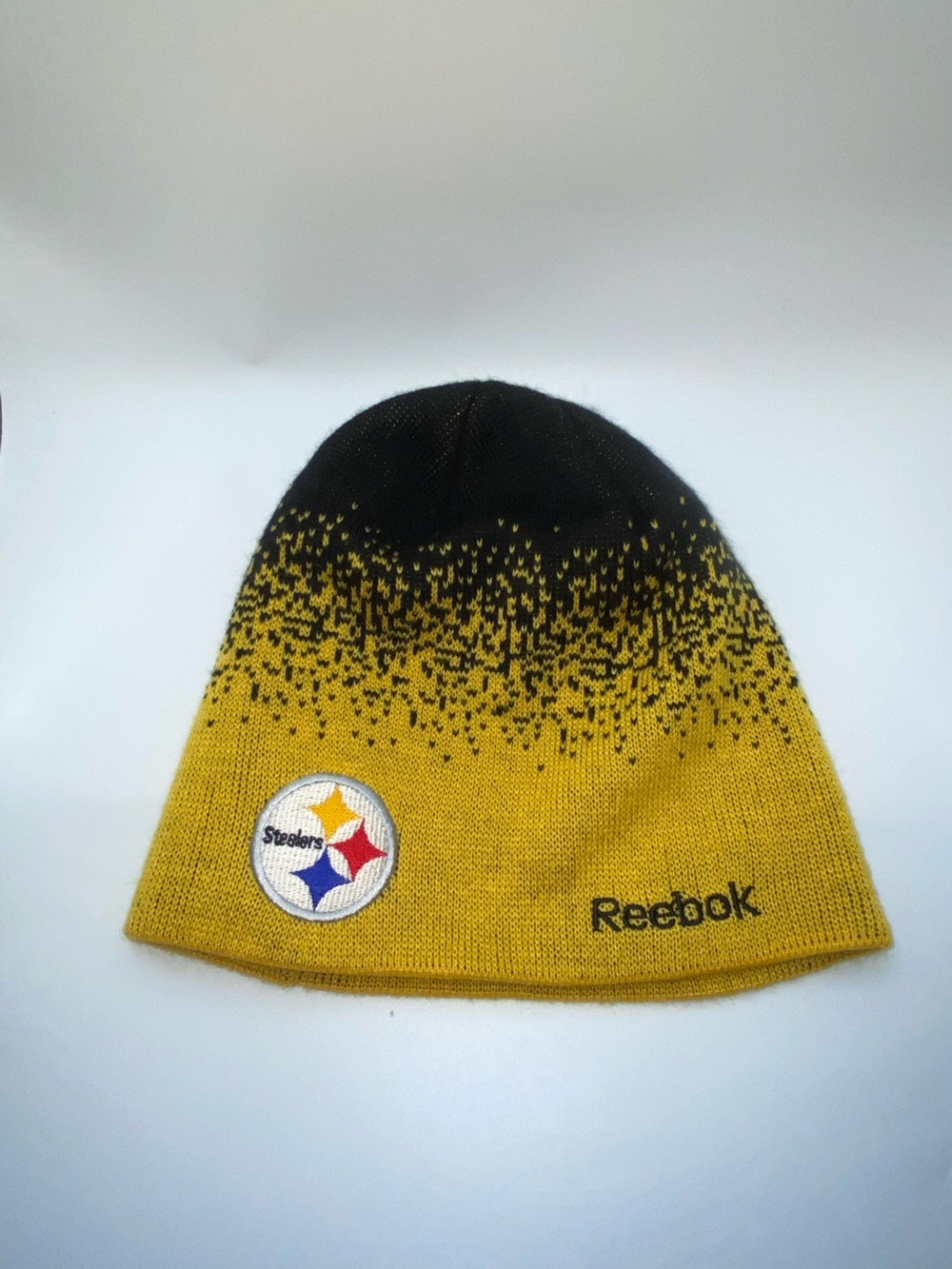 Reebok NFL Onfield Steelers Beanie Knit Hat Cap  Yellow Black